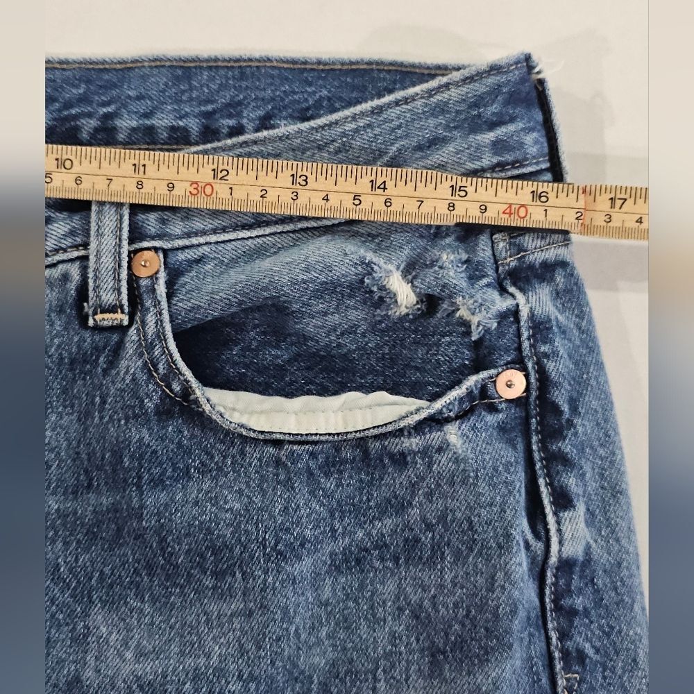 Gap Boyfriend Distressed Denim Jean Size 8 / 29 - Picture 5 of 8